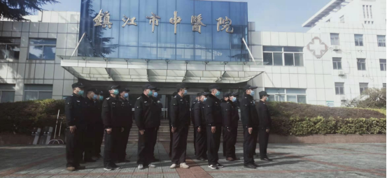 “內(nèi)強素質(zhì)、外塑形象”—潤州保安組織中醫(yī)院隊員進行日常隊列訓(xùn)練