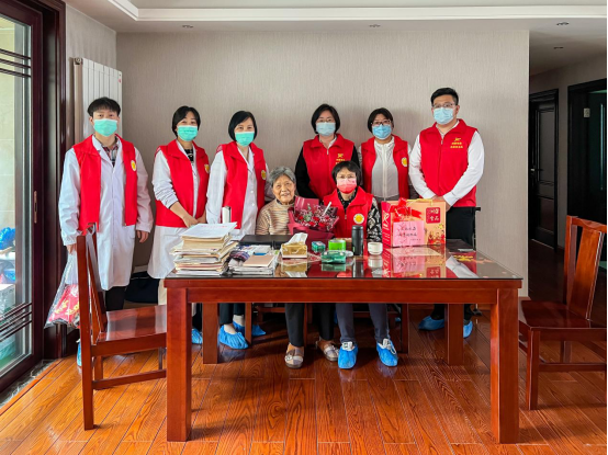 感恩母親節(jié)，慈善慰問(wèn)行|潤(rùn)馨物業(yè)慈善小隊(duì)開(kāi)展  母親節(jié)慈善慰問(wèn)活動(dòng)