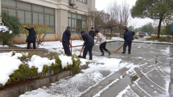 以雪為“令”，以動止“凍”